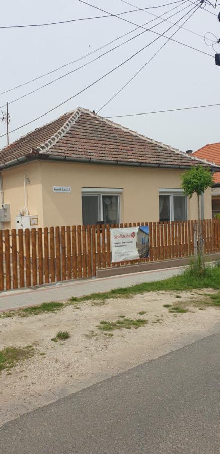 Napfeny Apartmanhaz Balatonberény Εξωτερικό φωτογραφία