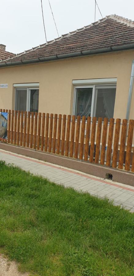 Napfeny Apartmanhaz Balatonberény Εξωτερικό φωτογραφία