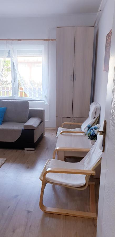 Napfeny Apartmanhaz Balatonberény Εξωτερικό φωτογραφία