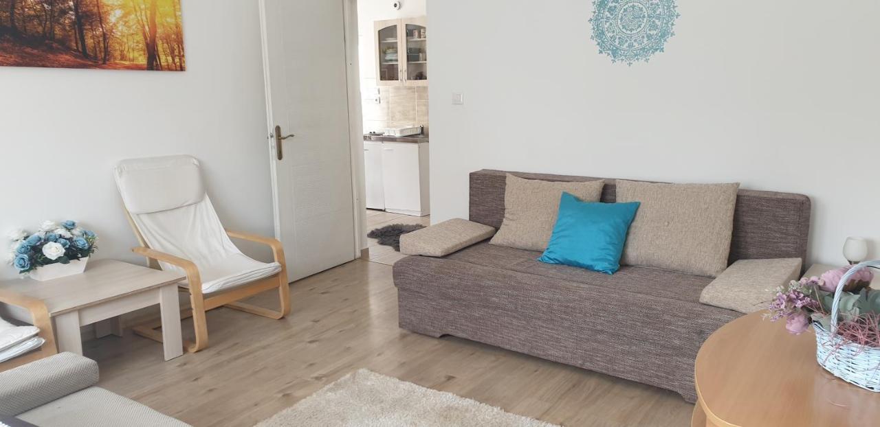 Napfeny Apartmanhaz Balatonberény Εξωτερικό φωτογραφία